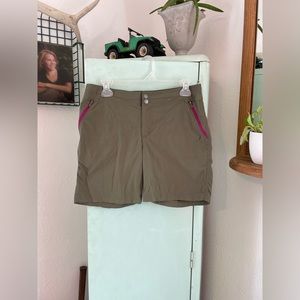 Orvis Shorts, Size 8, Olive Green